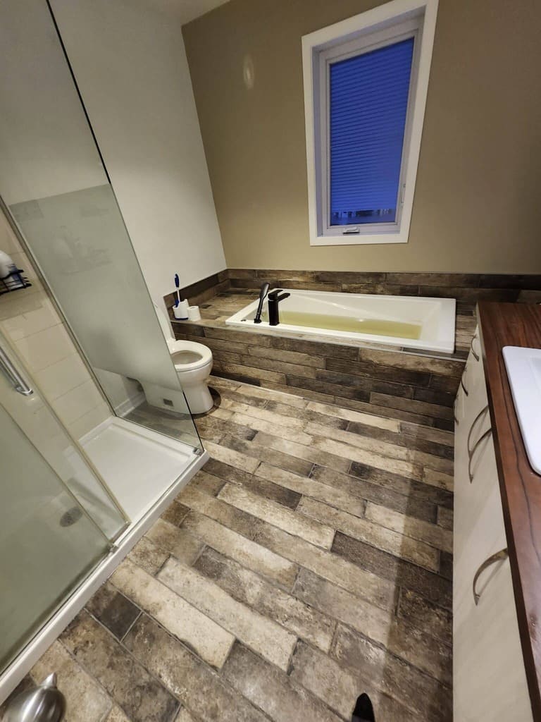 Salle de bain, douche, bain et toilette